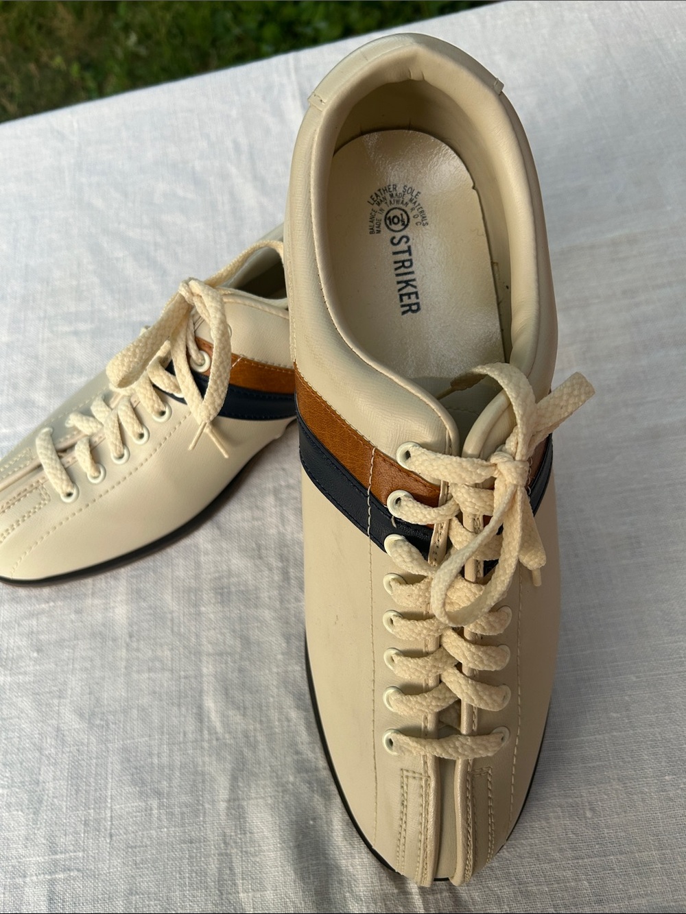 Striker Men's Cream Leather Lace-Up bowling Sneakers with Navy & Brown Stripe